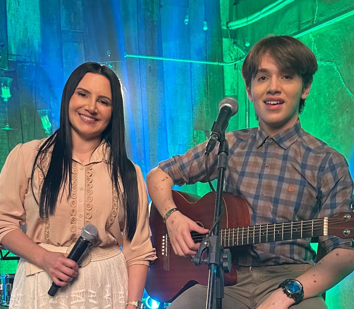 Giselli Cristina: Fé, Música e Família